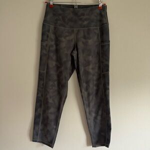 OALKA Capri pants, size small